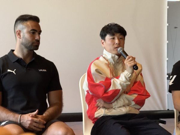 开户配资 武磊：很多年轻球员很有特点可以走出去，不一定非要去第一级别队